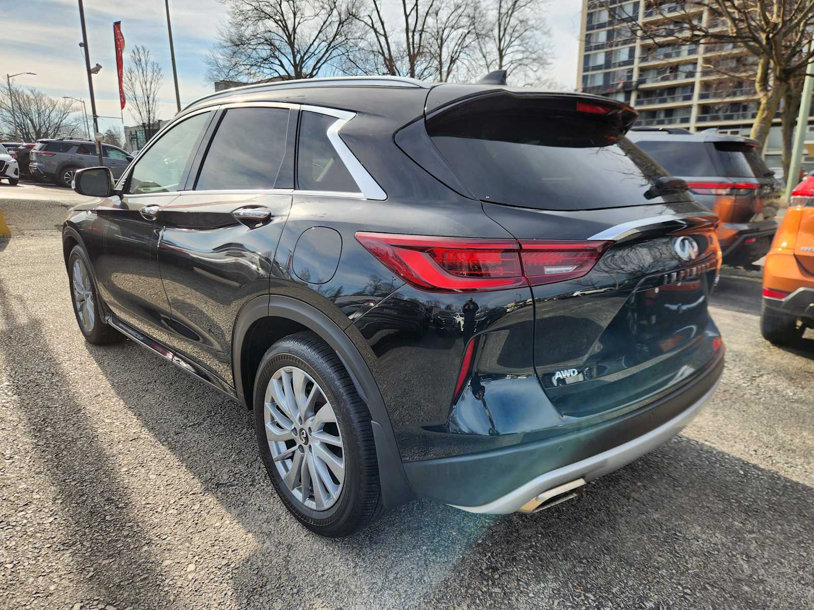 View vehicle photo 3