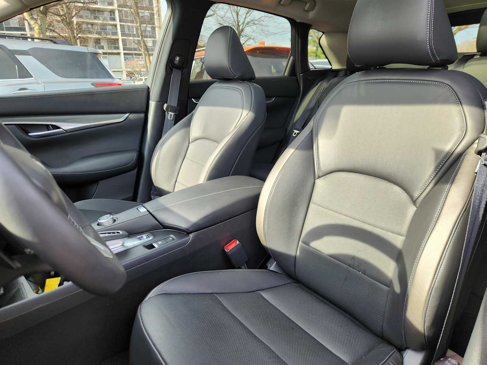 View vehicle photo 7