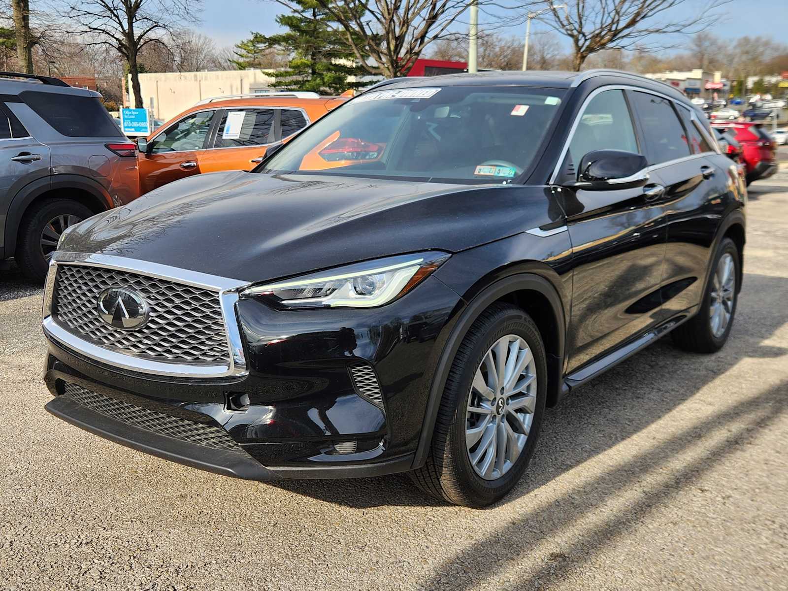 View vehicle photo 2