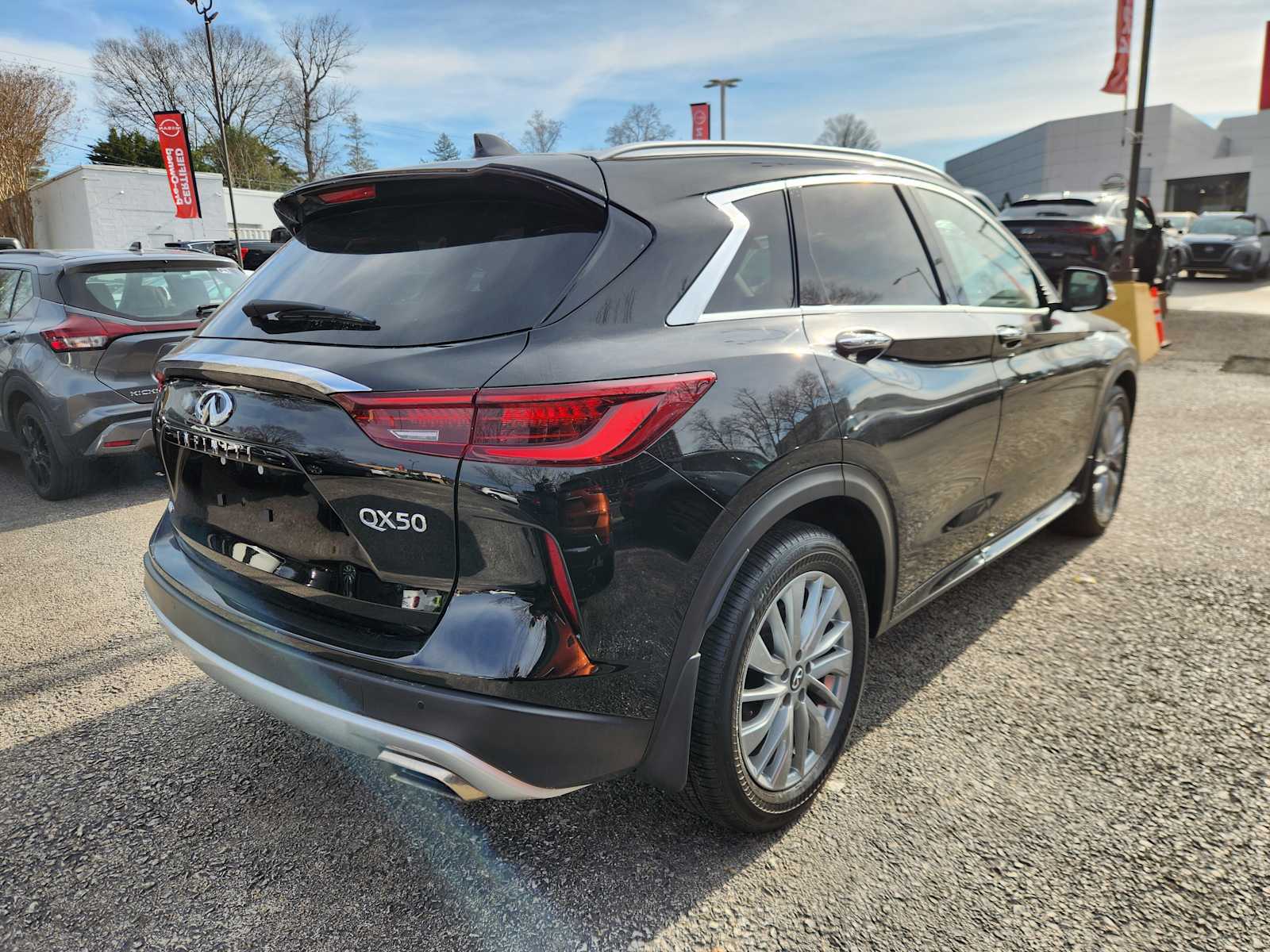 View vehicle photo 4