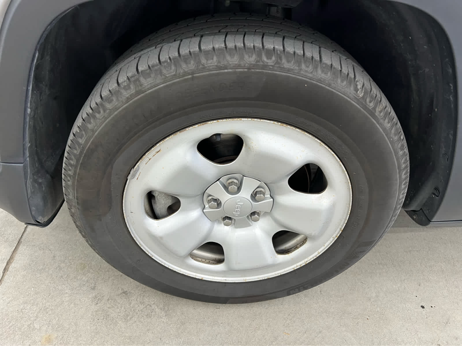 2015 Jeep Cherokee Sport photo 4