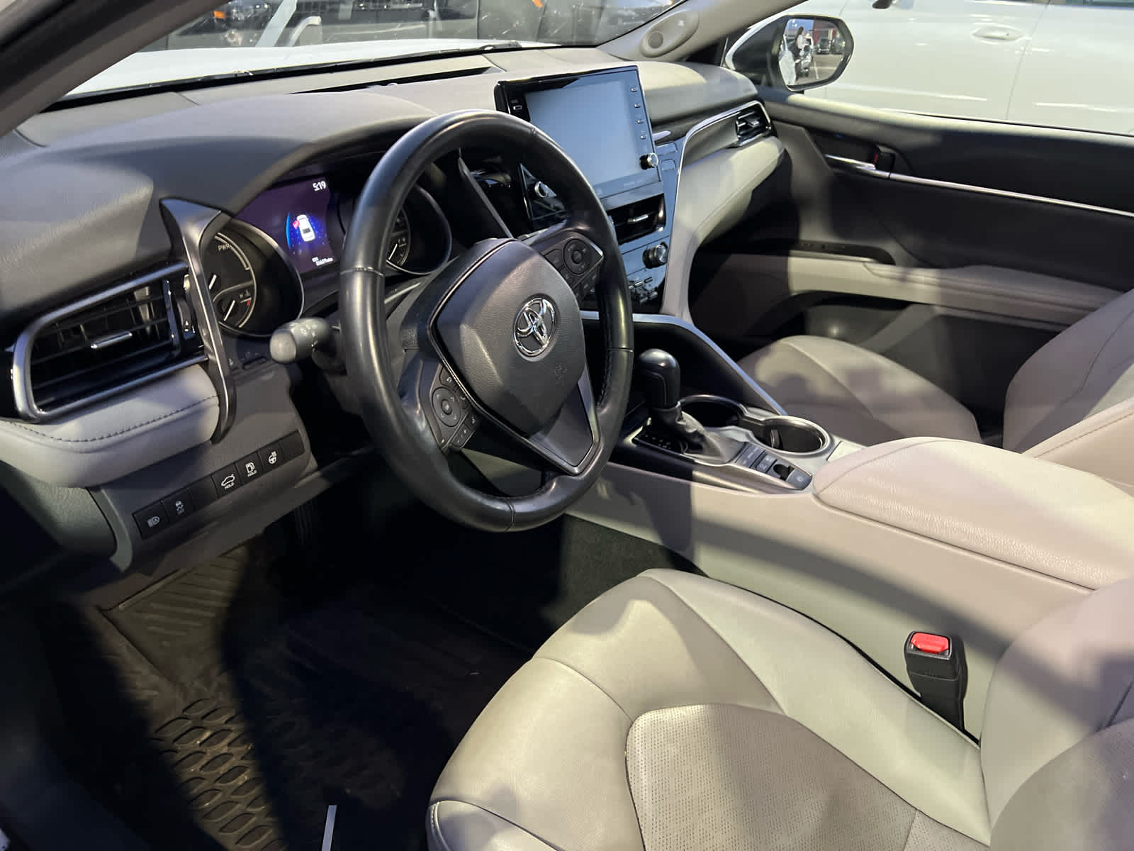 2022 Toyota Camry Hybrid XSE photo 4