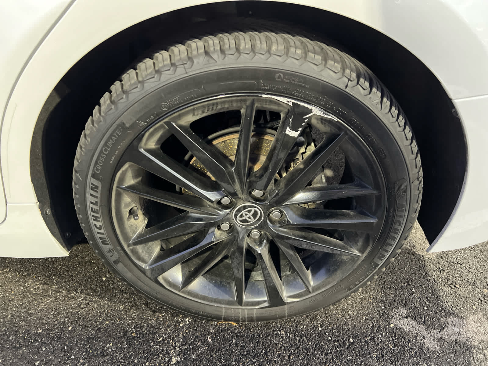 2022 Toyota Camry Hybrid XSE photo 2