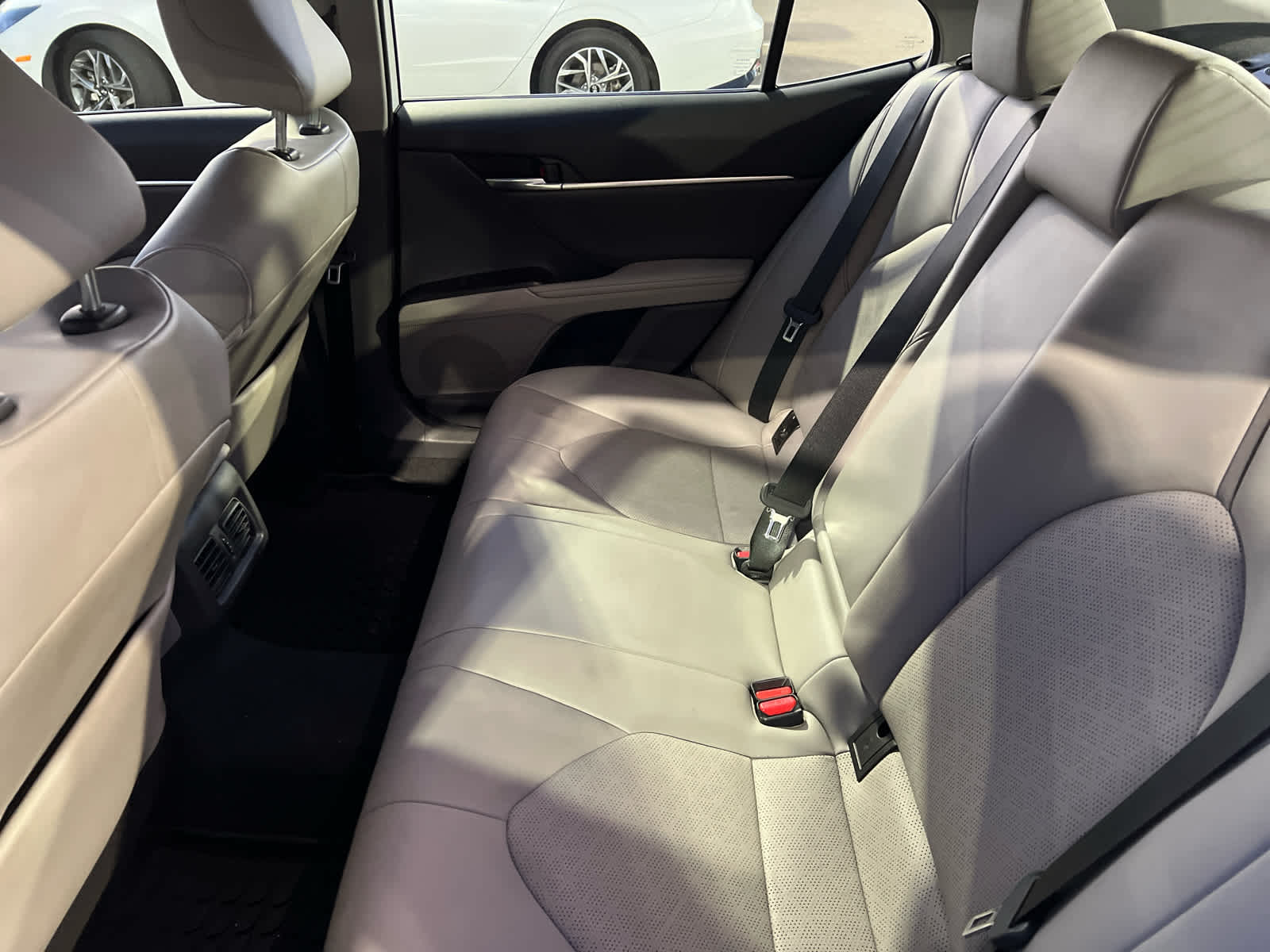 2022 Toyota Camry Hybrid XSE photo 3