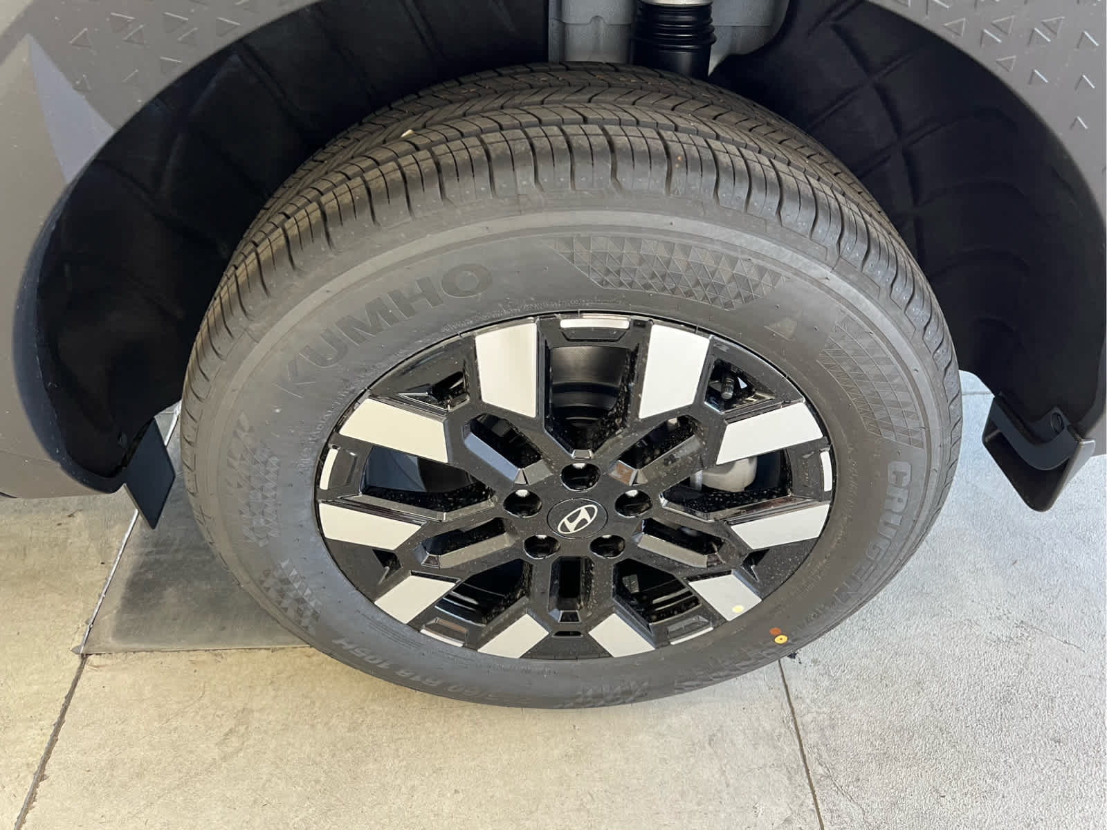 2026 Hyundai Santa Cruz SE photo 4