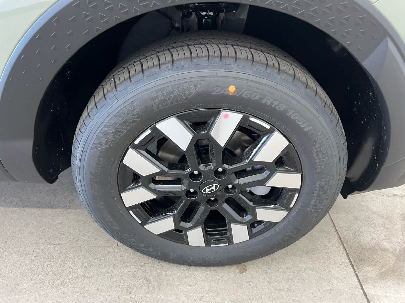 2026 Hyundai Santa Cruz SE photo 2