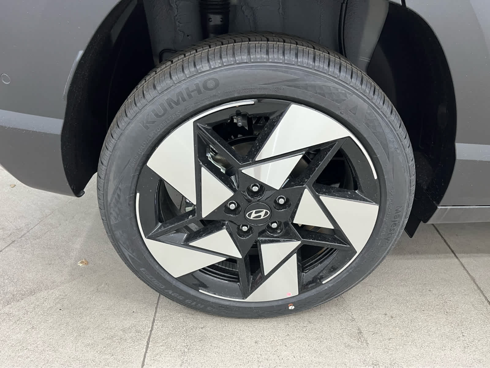 2026 Hyundai Kona Limited photo 4