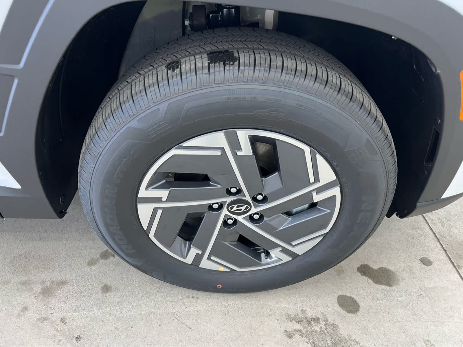 2026 Hyundai Tucson Hybrid Blue SE photo 2