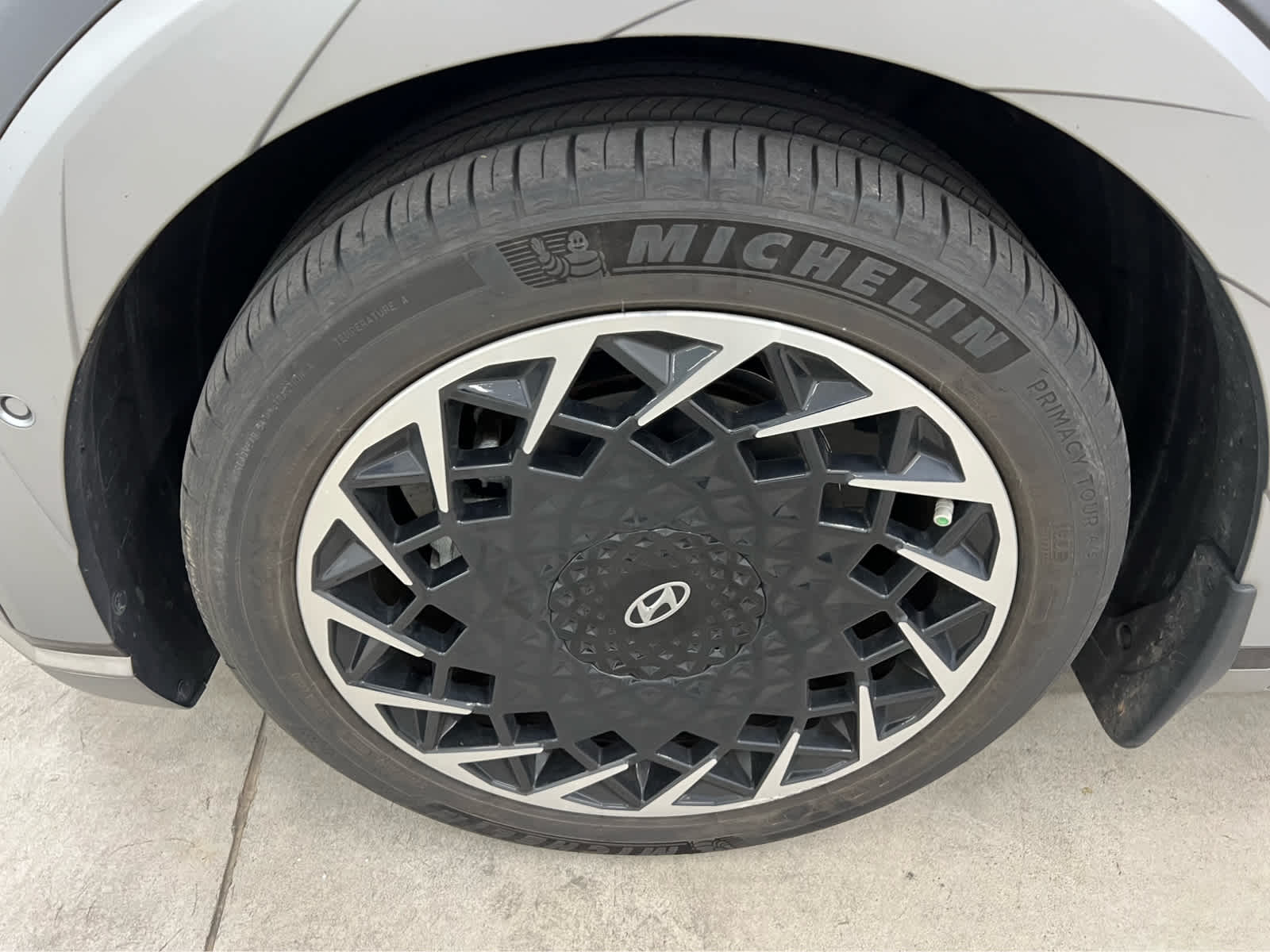 2022 Hyundai Ioniq 5 Limited photo 3