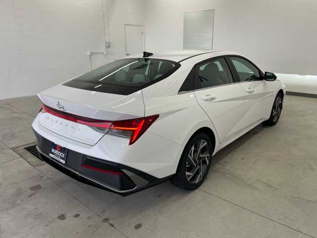 2025 Hyundai Elantra Limited photo 2