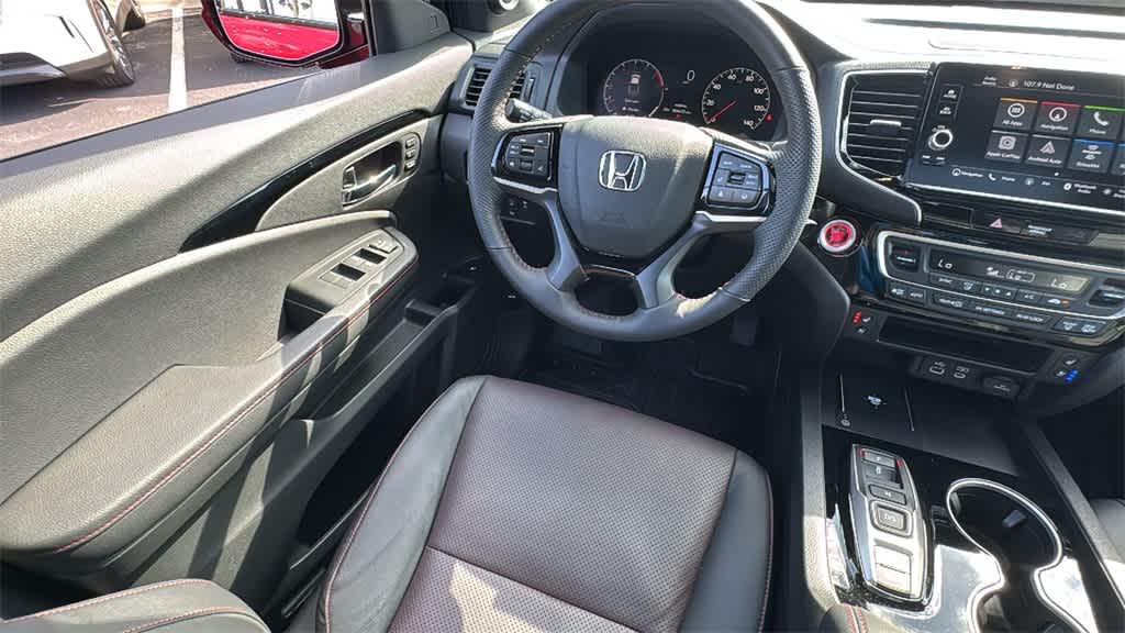 2025 Honda Ridgeline Black Edition photo 28