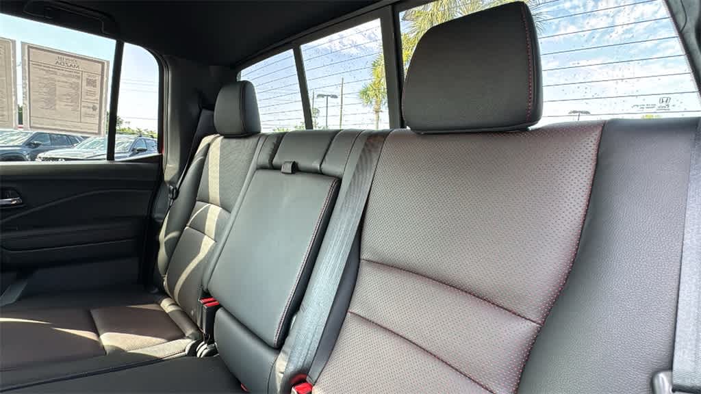 2025 Honda Ridgeline Black Edition photo 31