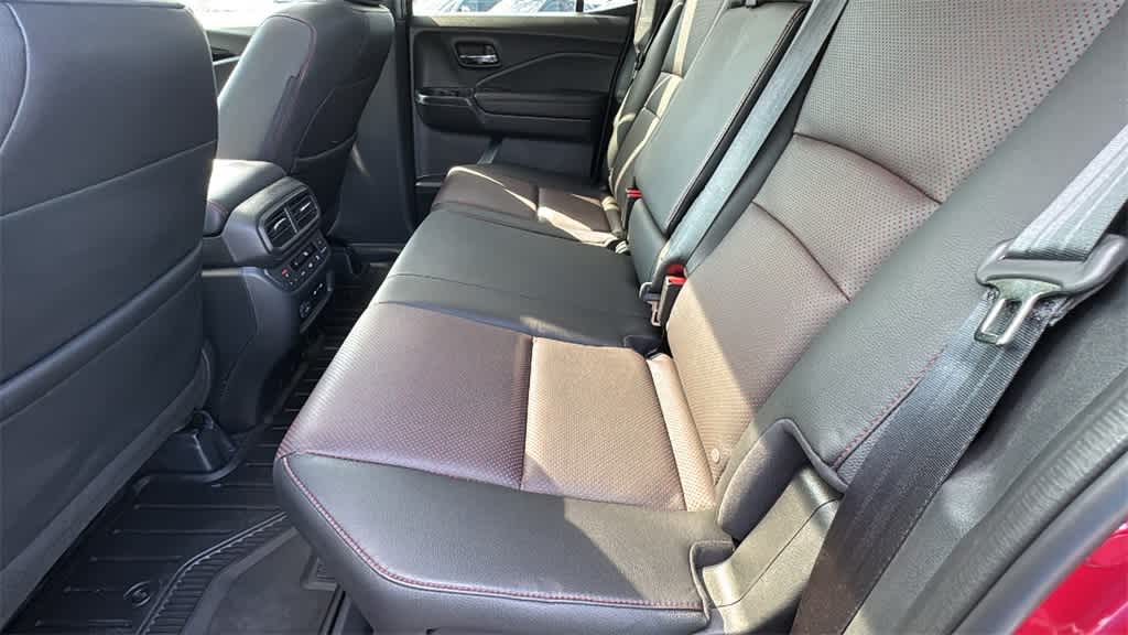 2025 Honda Ridgeline Black Edition photo 32