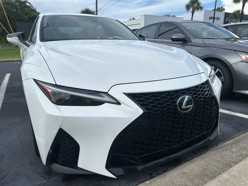 2022 Lexus IS 350 F SPORT photo 2
