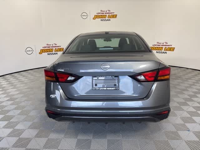2025 Nissan Altima S photo 4