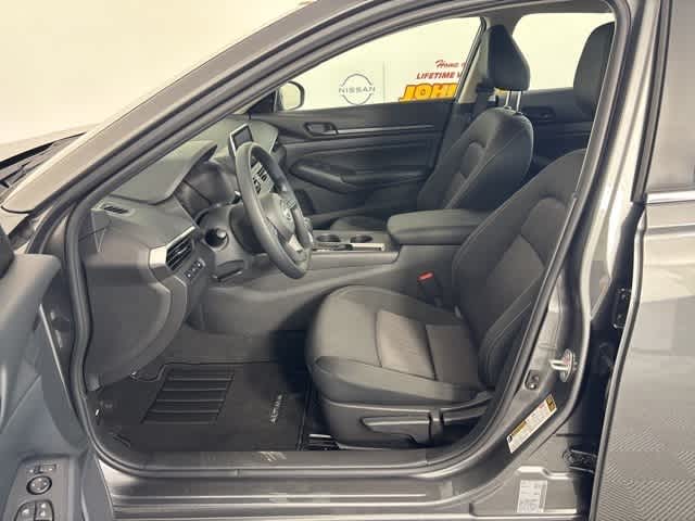 2025 Nissan Altima S photo 18