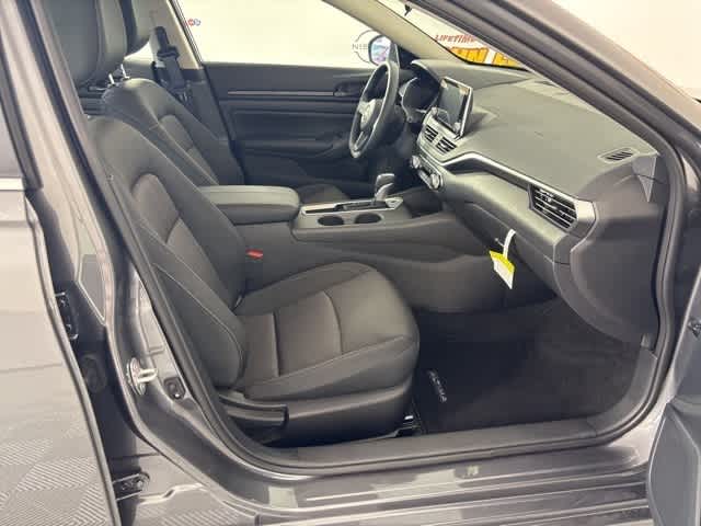 2025 Nissan Altima S photo 14