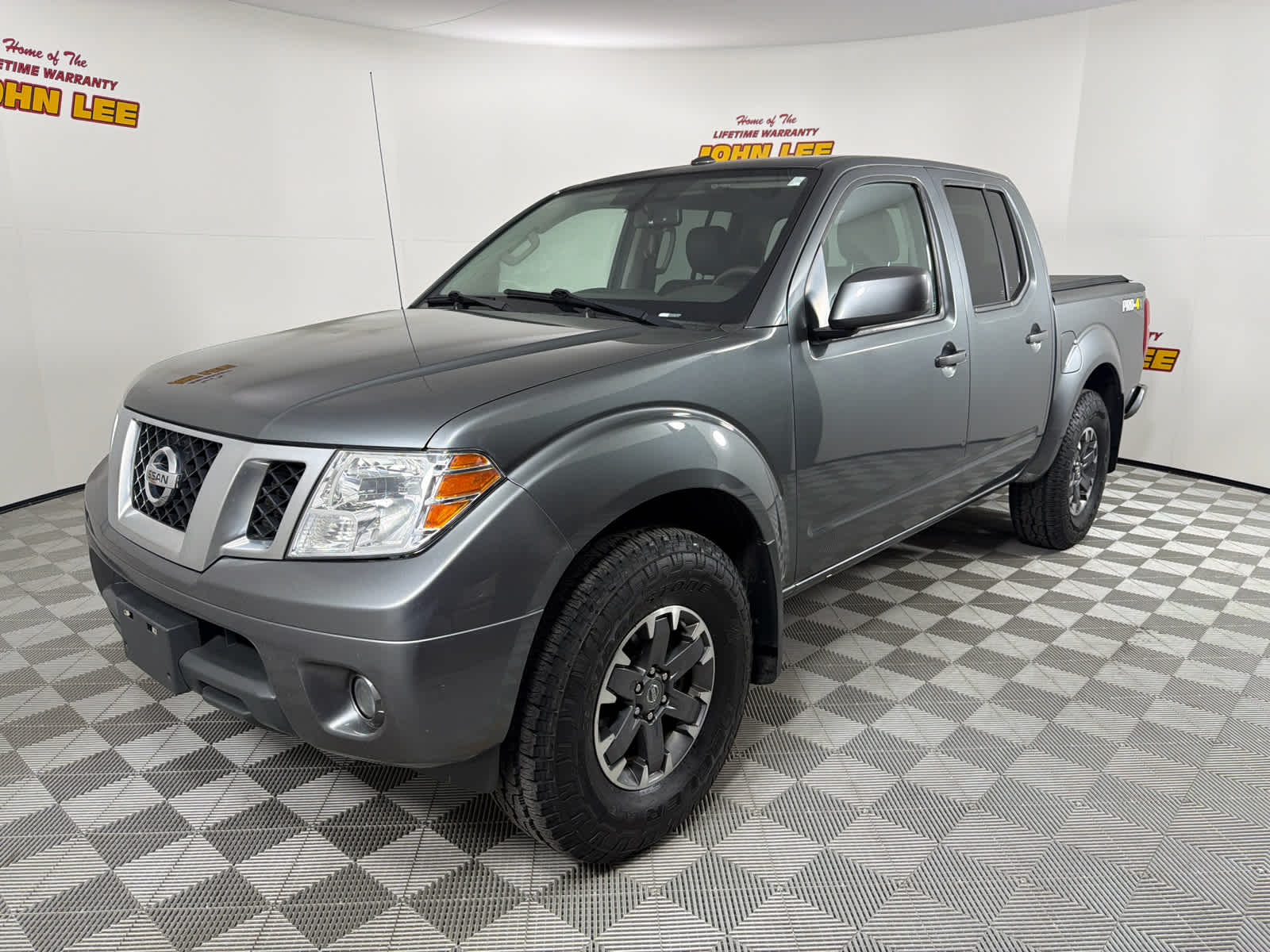 2016 Nissan Frontier PRO-4X Crew Cab 4WD