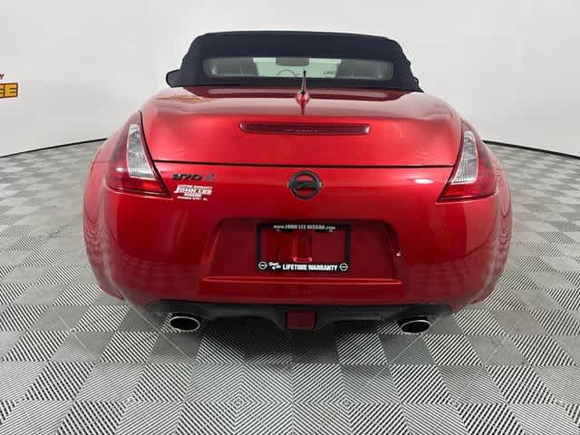 2018 Nissan 370Z Touring Sport photo 4