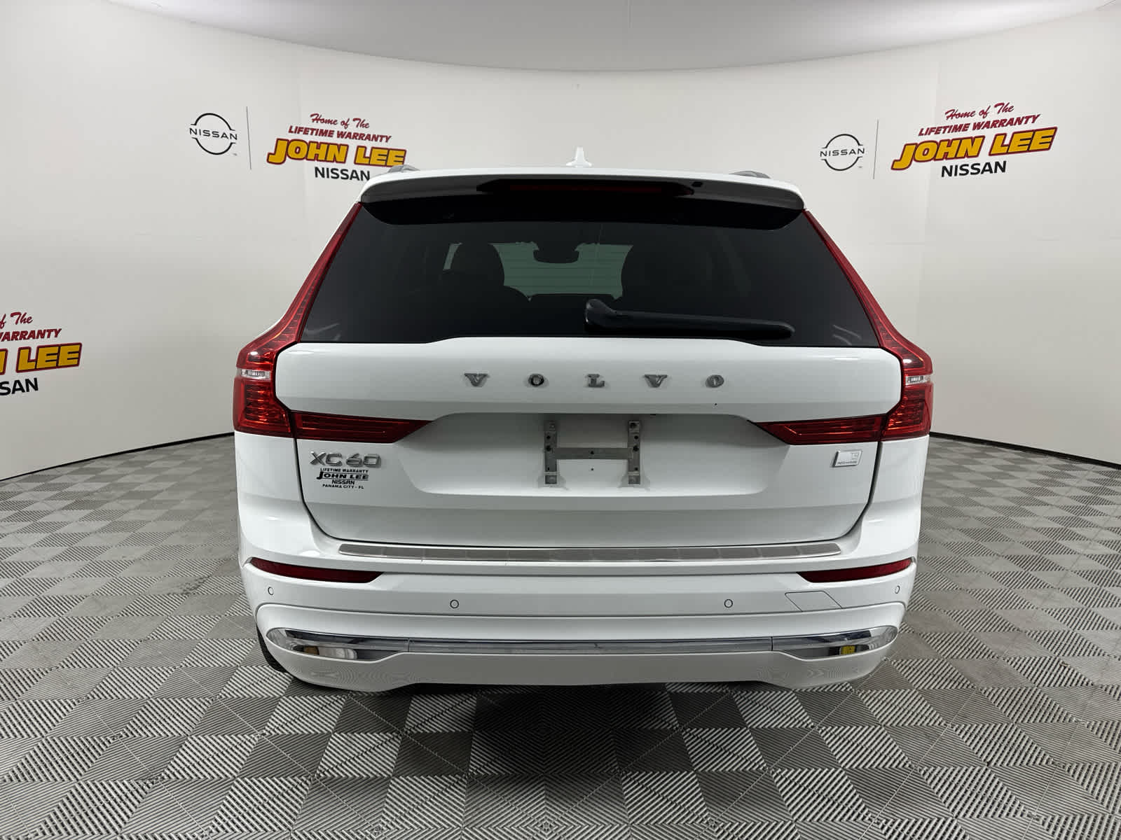 2022 Volvo XC60 Recharge Hybrid T8 Inscription photo 4