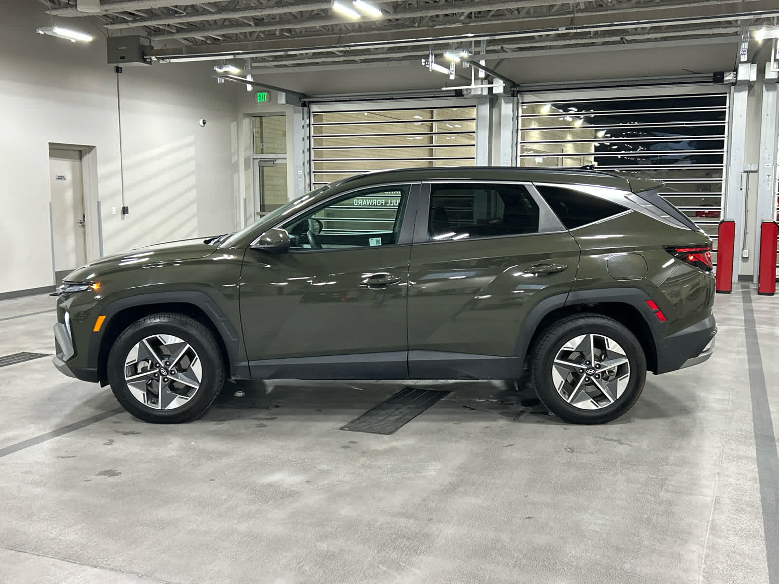 View vehicle photo 2