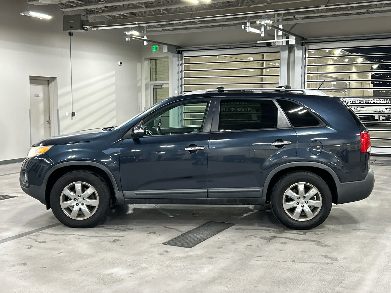 View vehicle photo 2