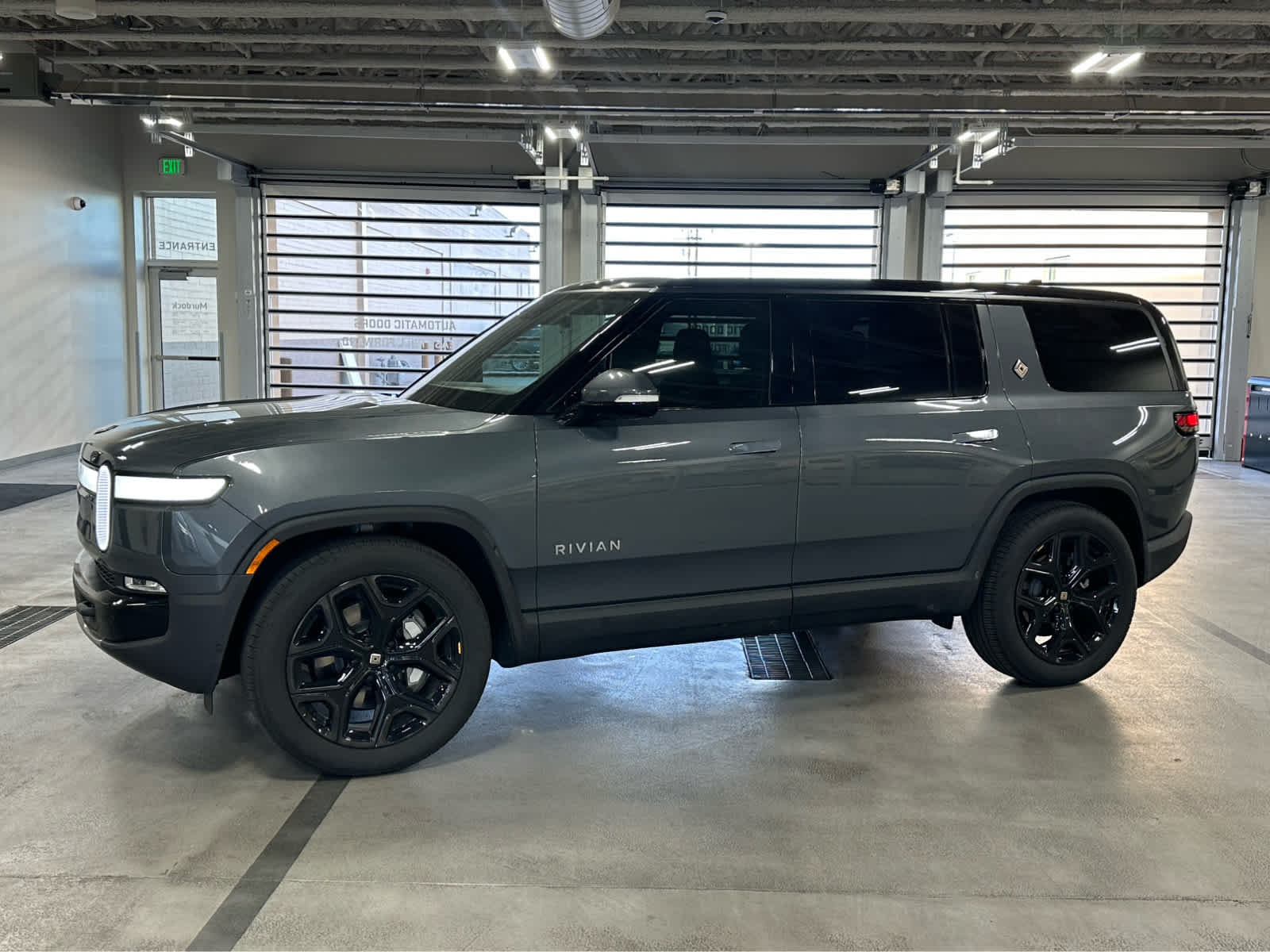 2024 Rivian R1S Adventure Dual Motor AWD