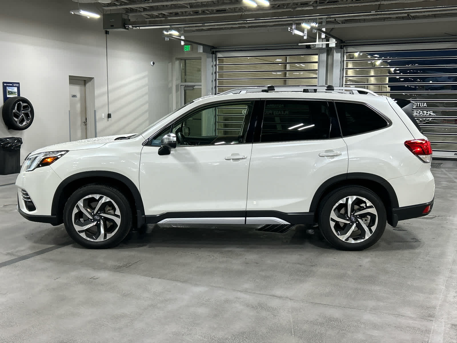 View vehicle photo 2