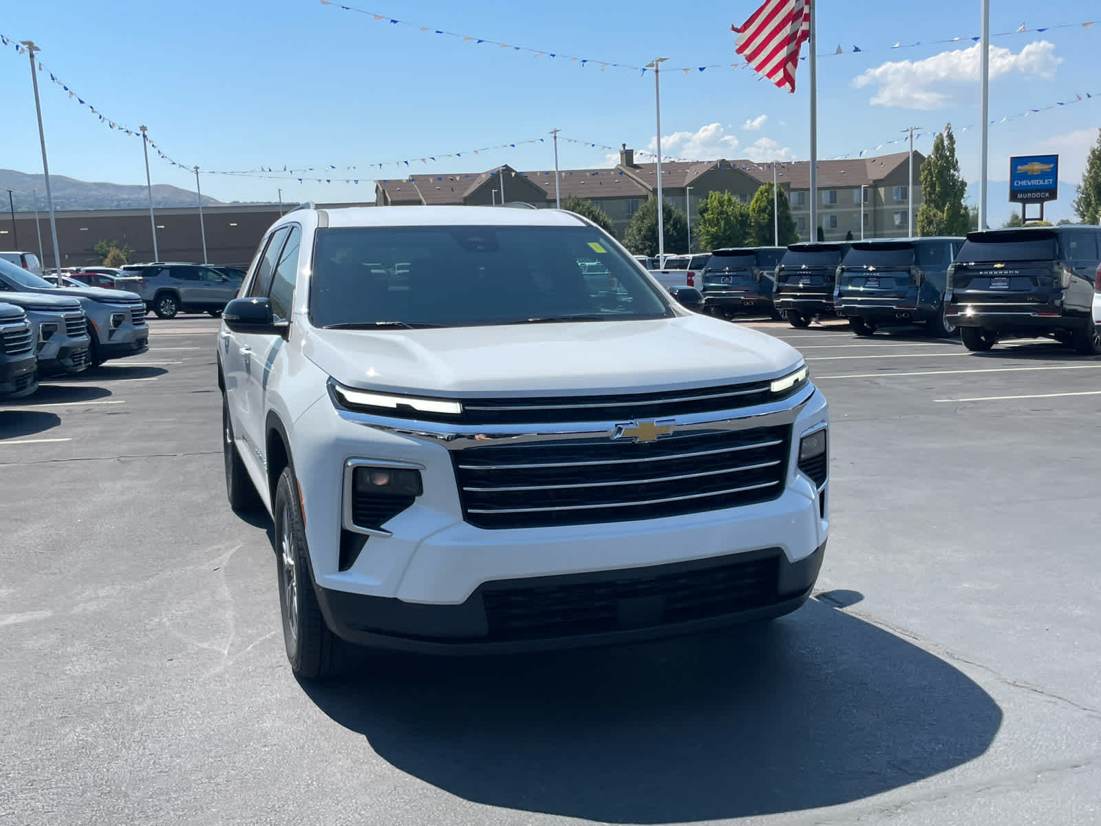 2026 Chevrolet Traverse photo 2