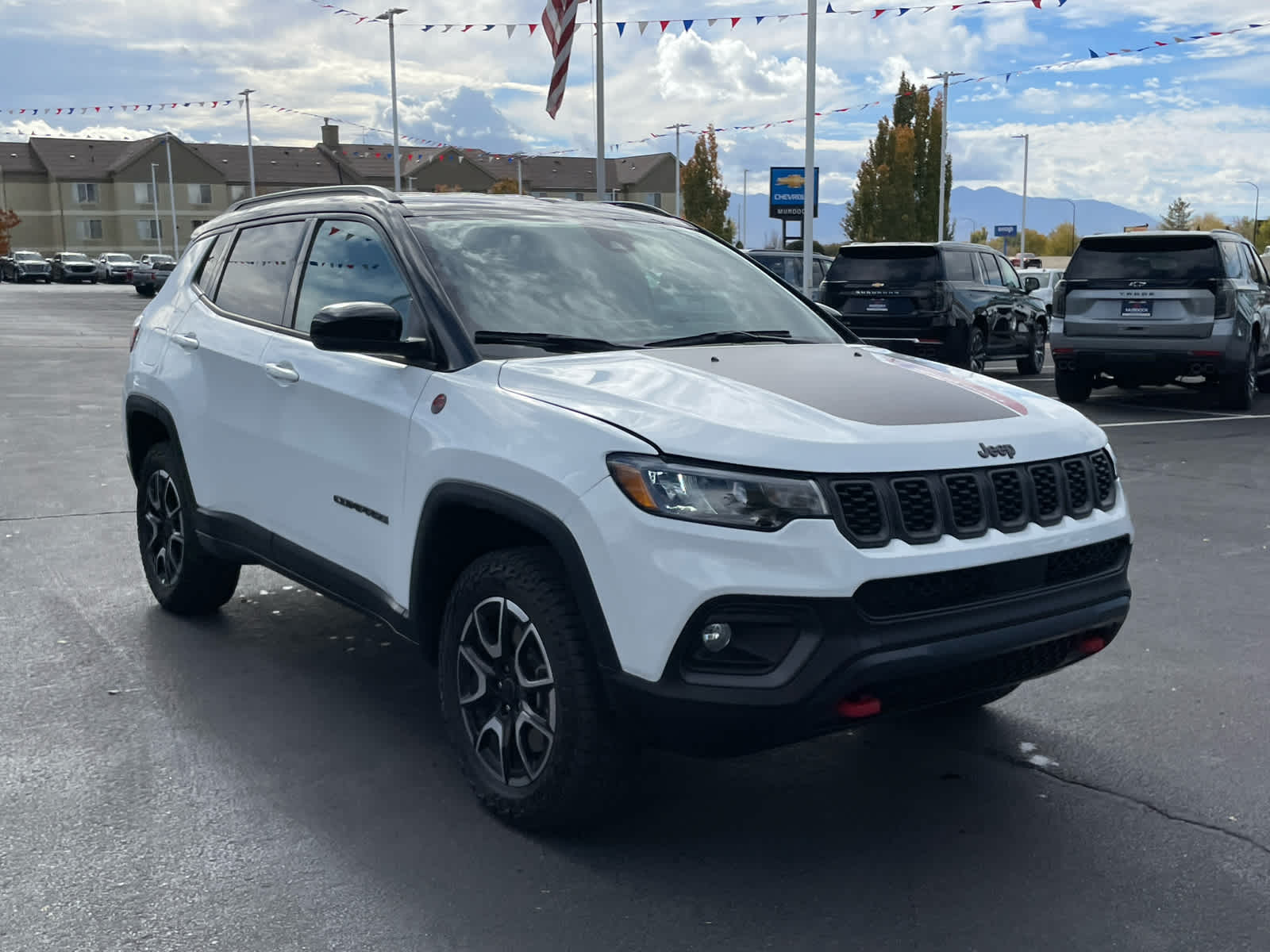 2025 Jeep Compass Trailhawk photo 2