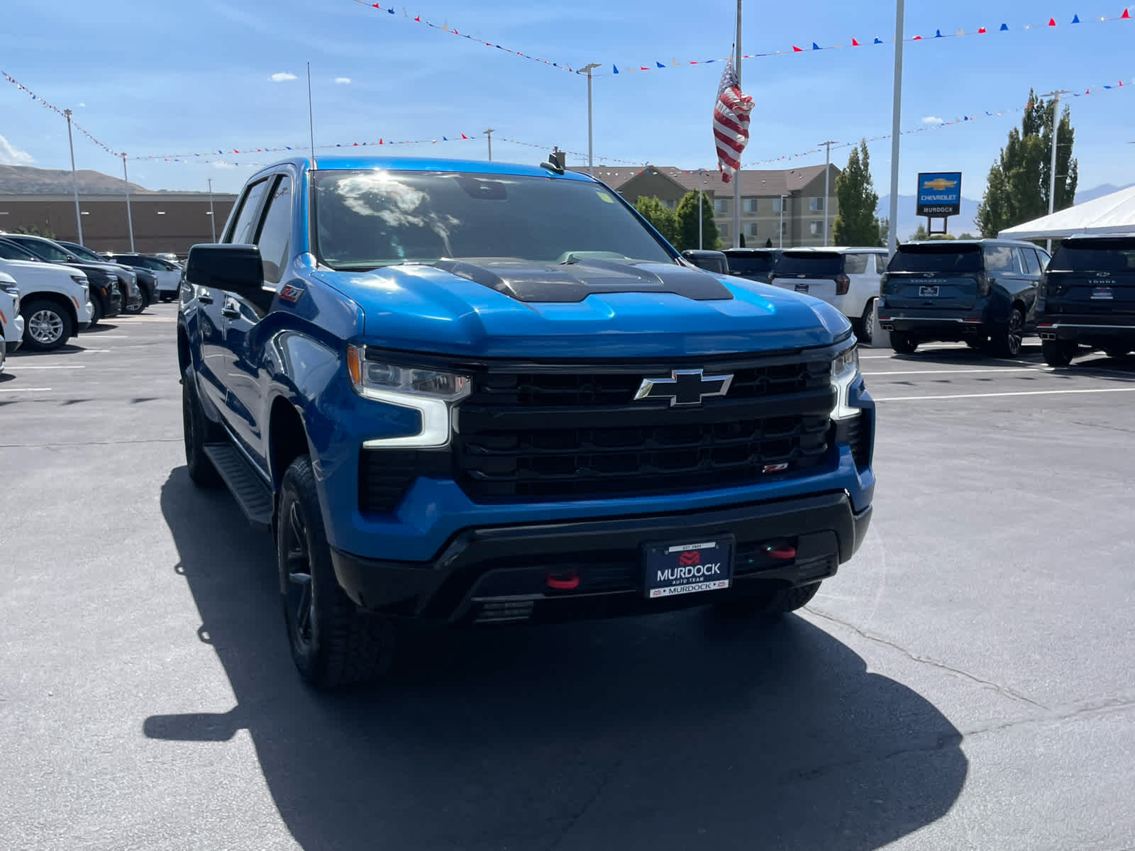 2022 Chevrolet Silverado 1500 LT Trail Boss photo 2