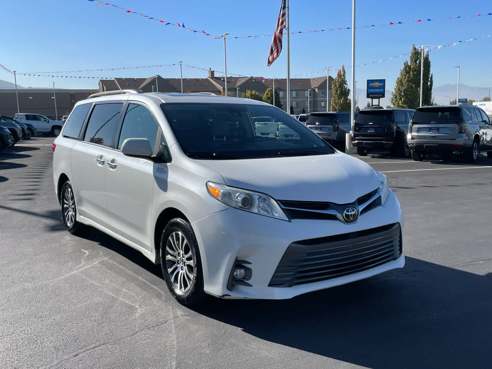 2019 Toyota Sienna Limited XLE Premium photo 3