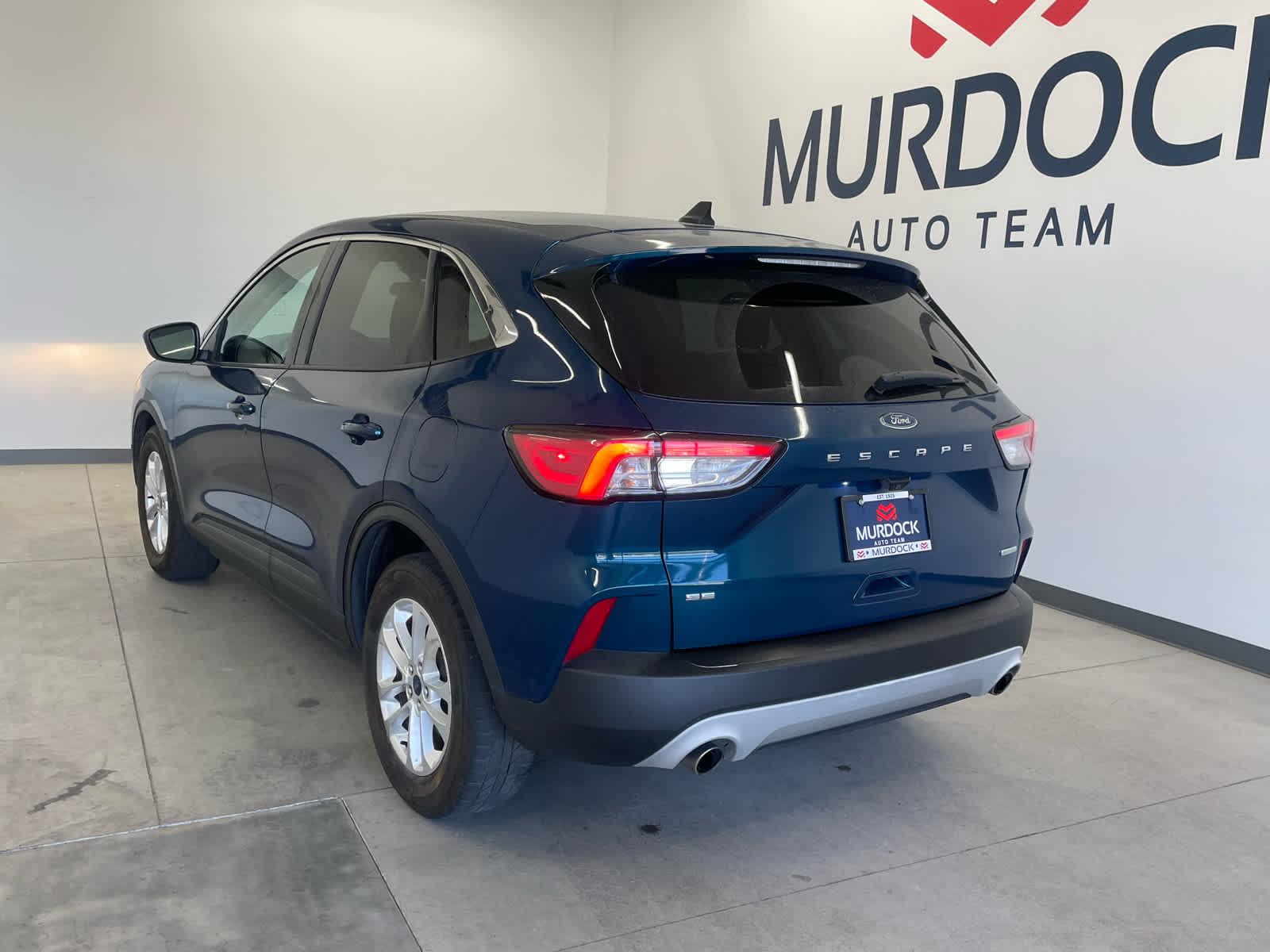 2020 Ford Escape SE photo 2