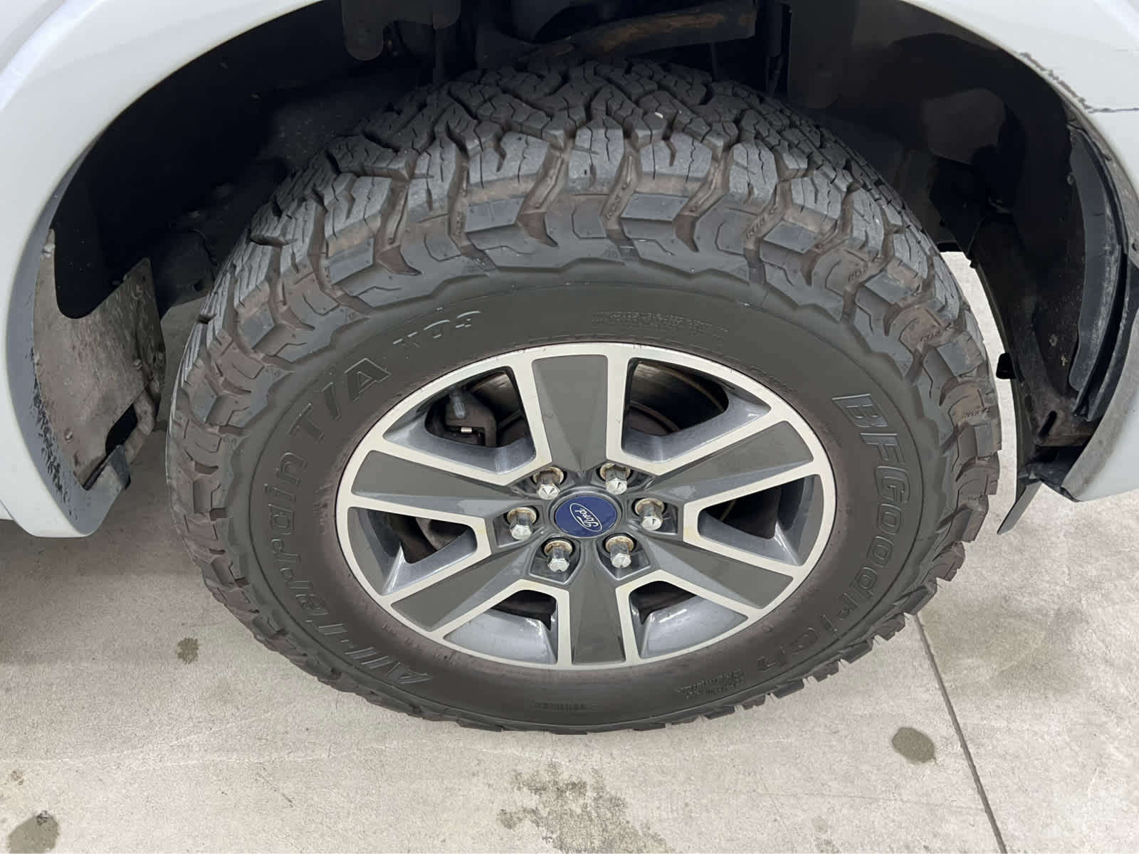 2017 Ford F-150 XLT photo 4