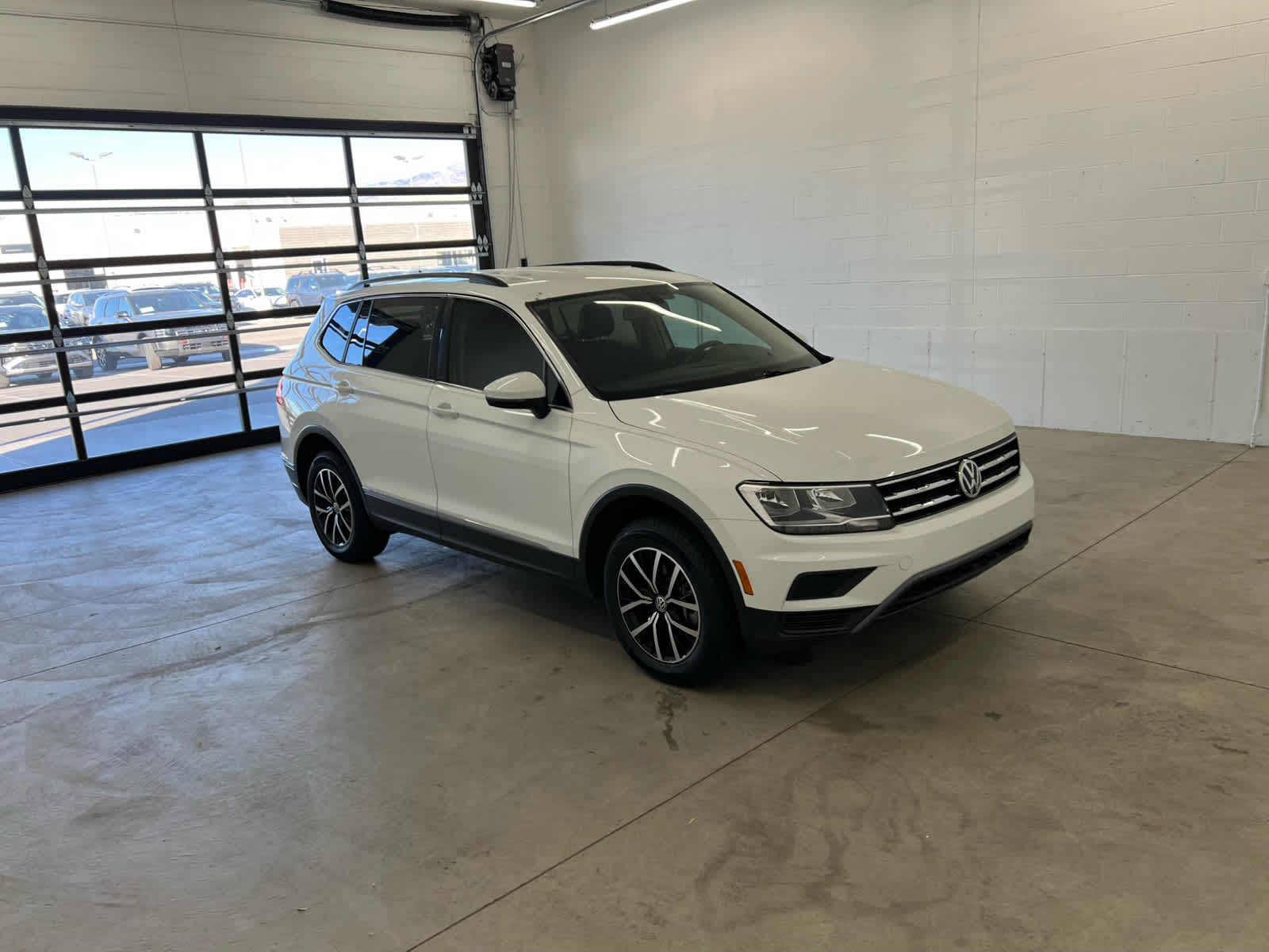 2021 Volkswagen Tiguan SE photo 2
