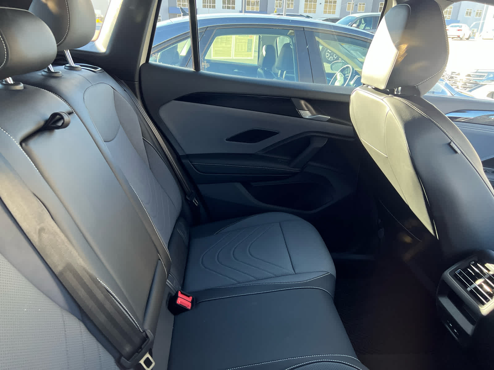 2025 Volkswagen Tiguan SE R-Line Black photo 2