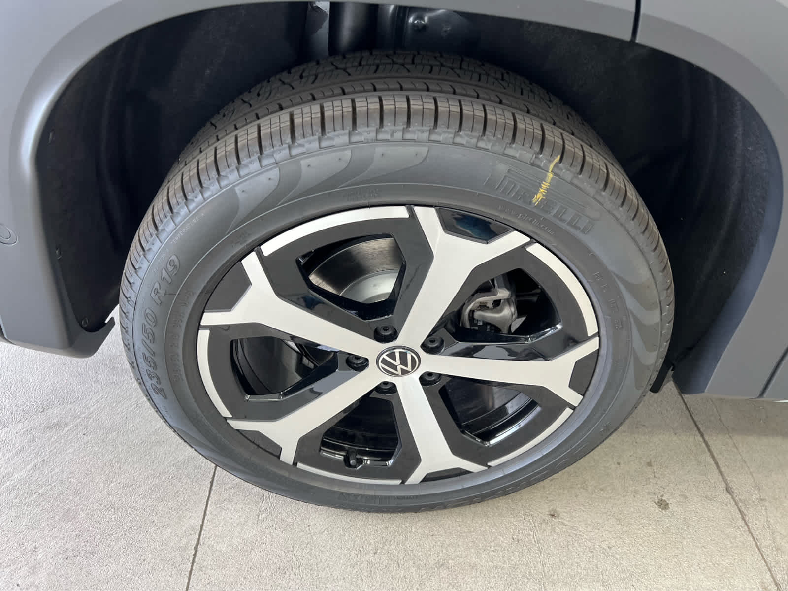 2026 Volkswagen Tiguan SE photo 3