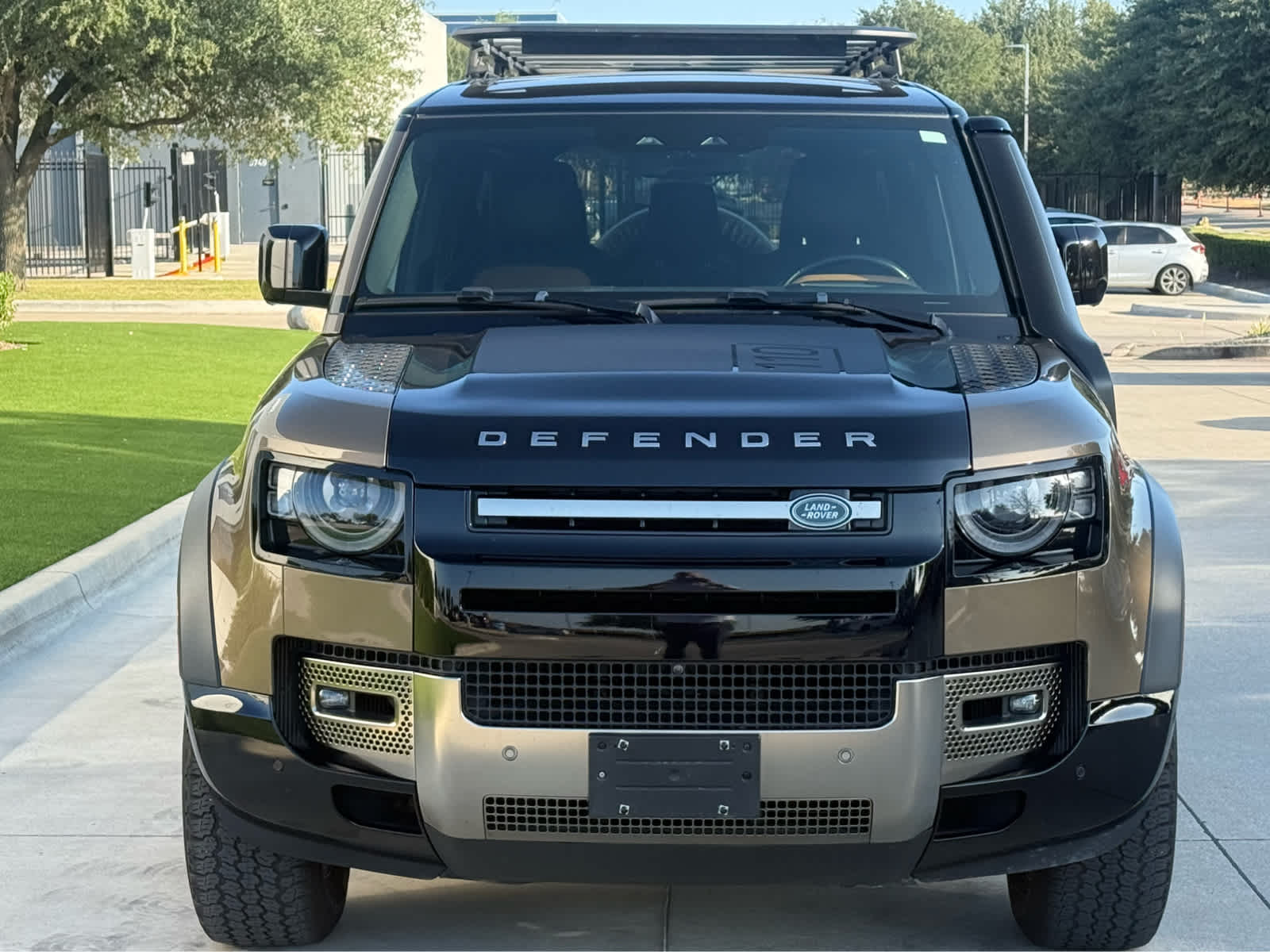 Used 2020  Land Rover X image 8