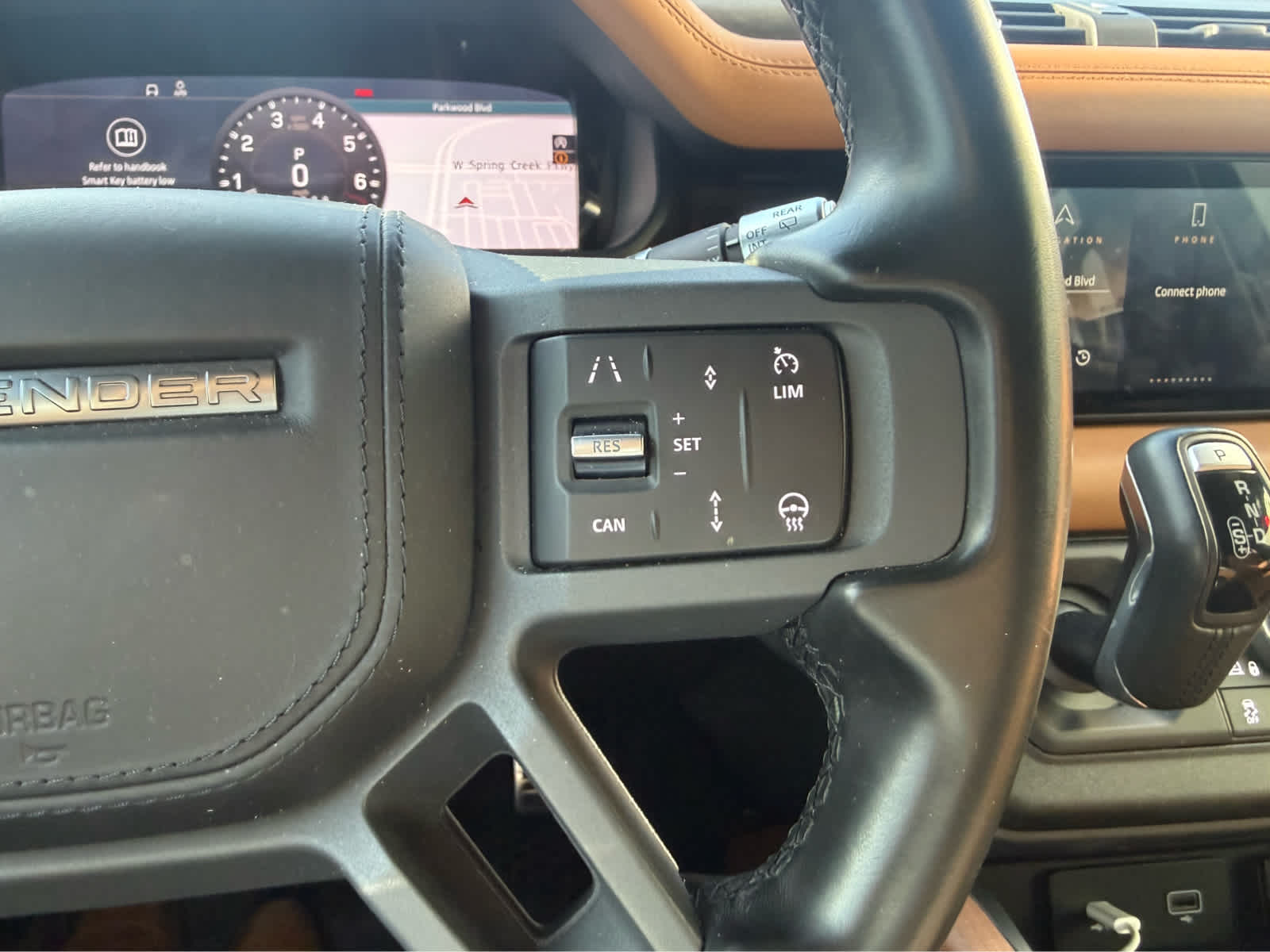 Used 2020  Land Rover X image 16