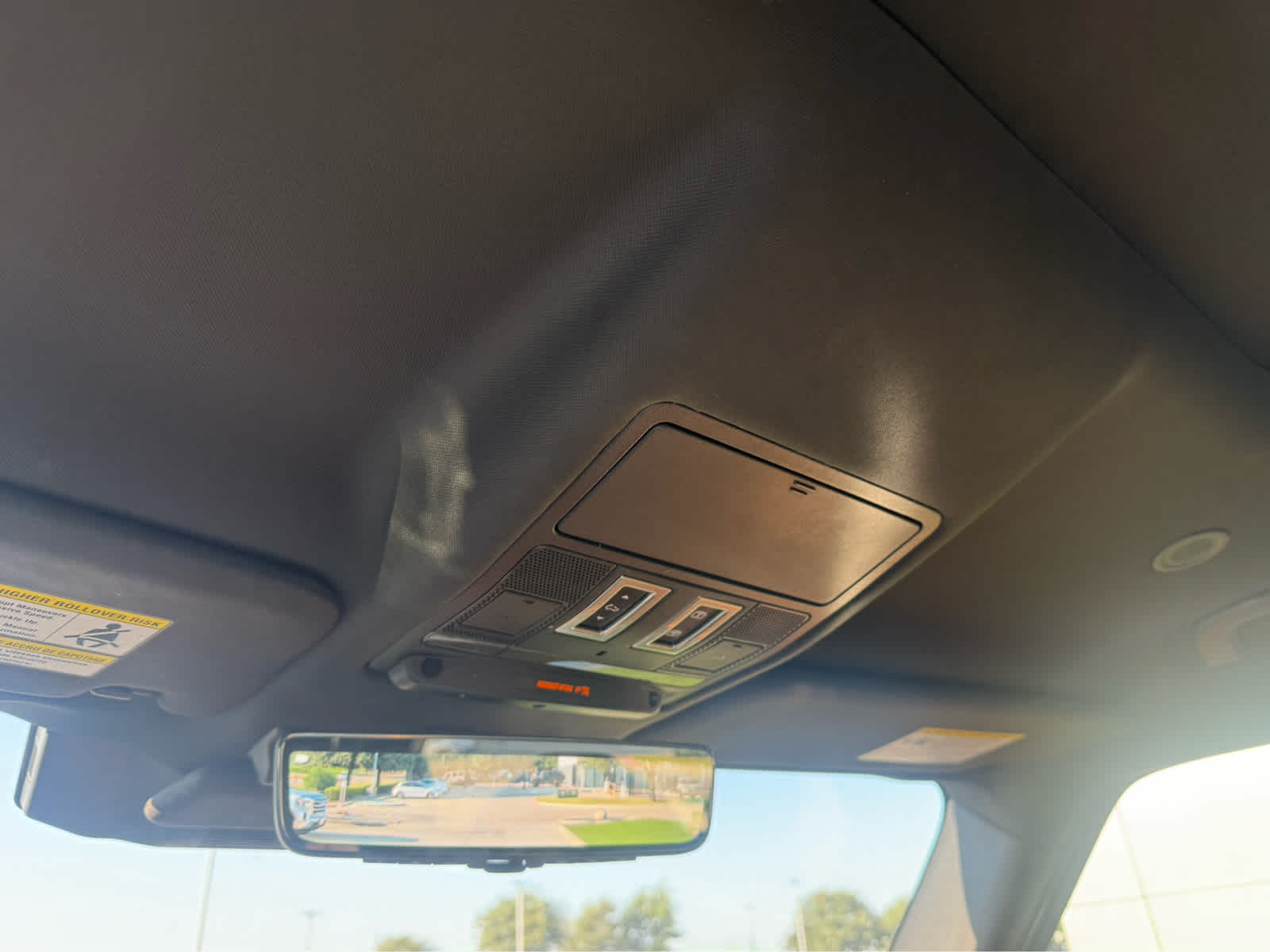 Used 2020  Land Rover X image 21