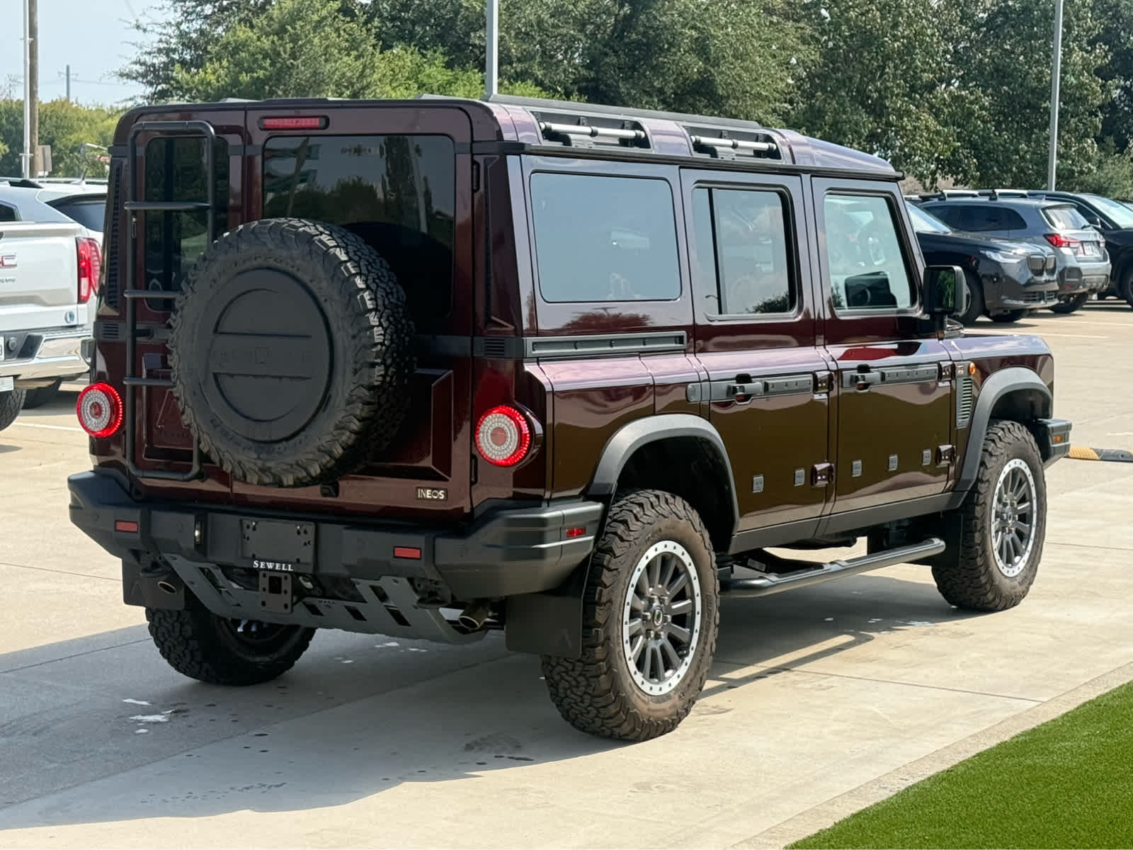 Used 2025 QUEENS RED INEOS Base 4x4 image 5