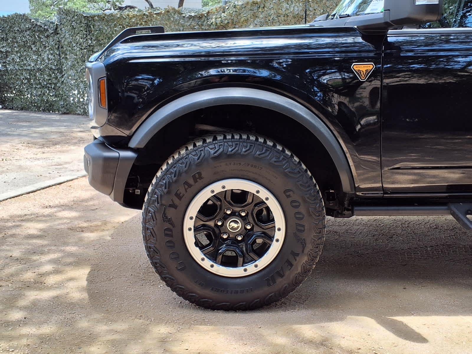 Used 2023 Shadow Black Ford Badlands image 8