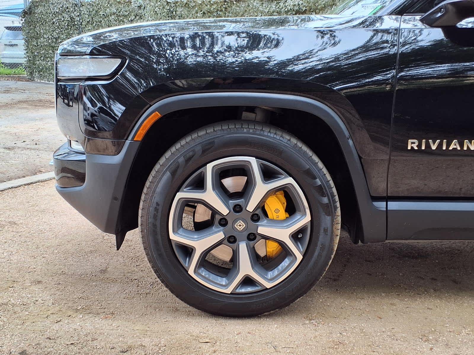Used 2022 Midnight Rivian Adventure Package image 8