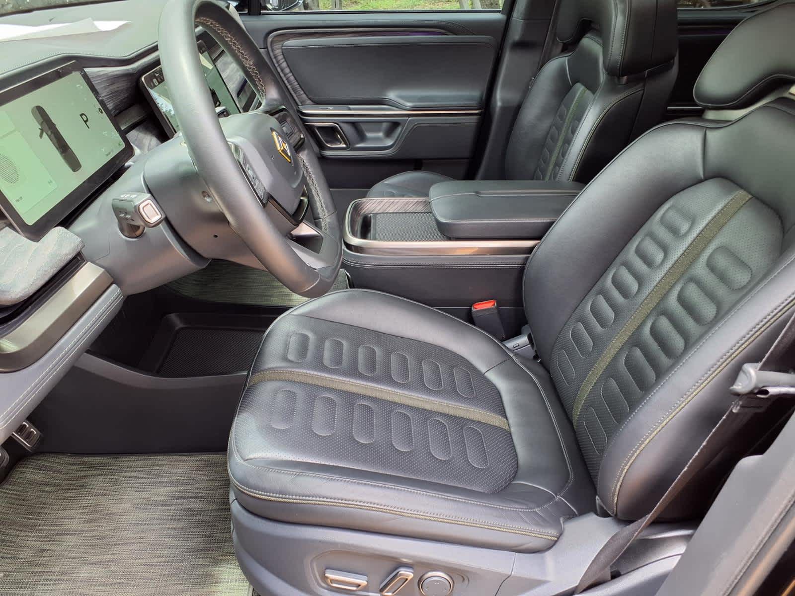 Used 2022 Midnight Rivian Adventure Package image 11
