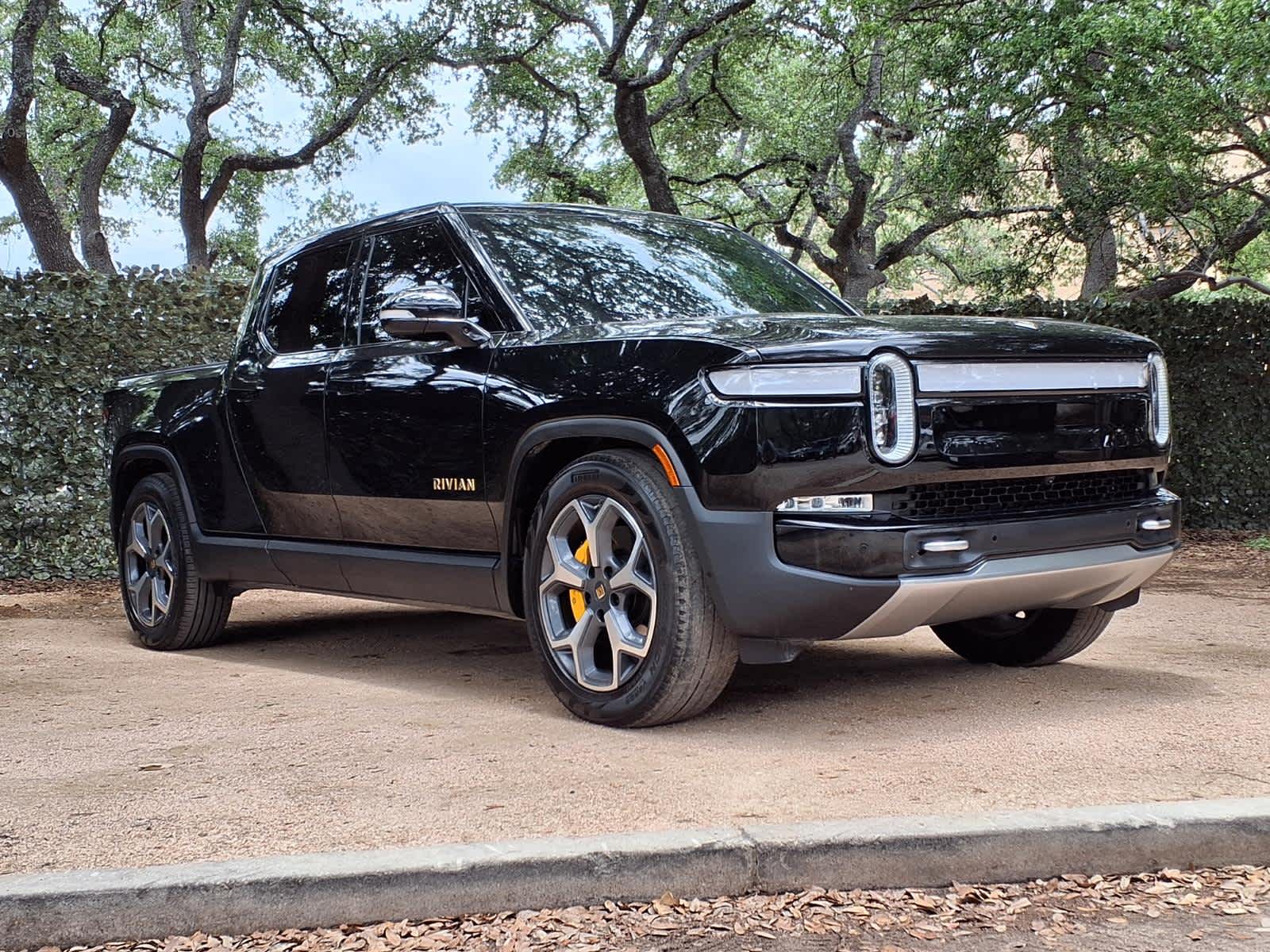 Used 2022 Midnight Rivian Adventure Package image 3