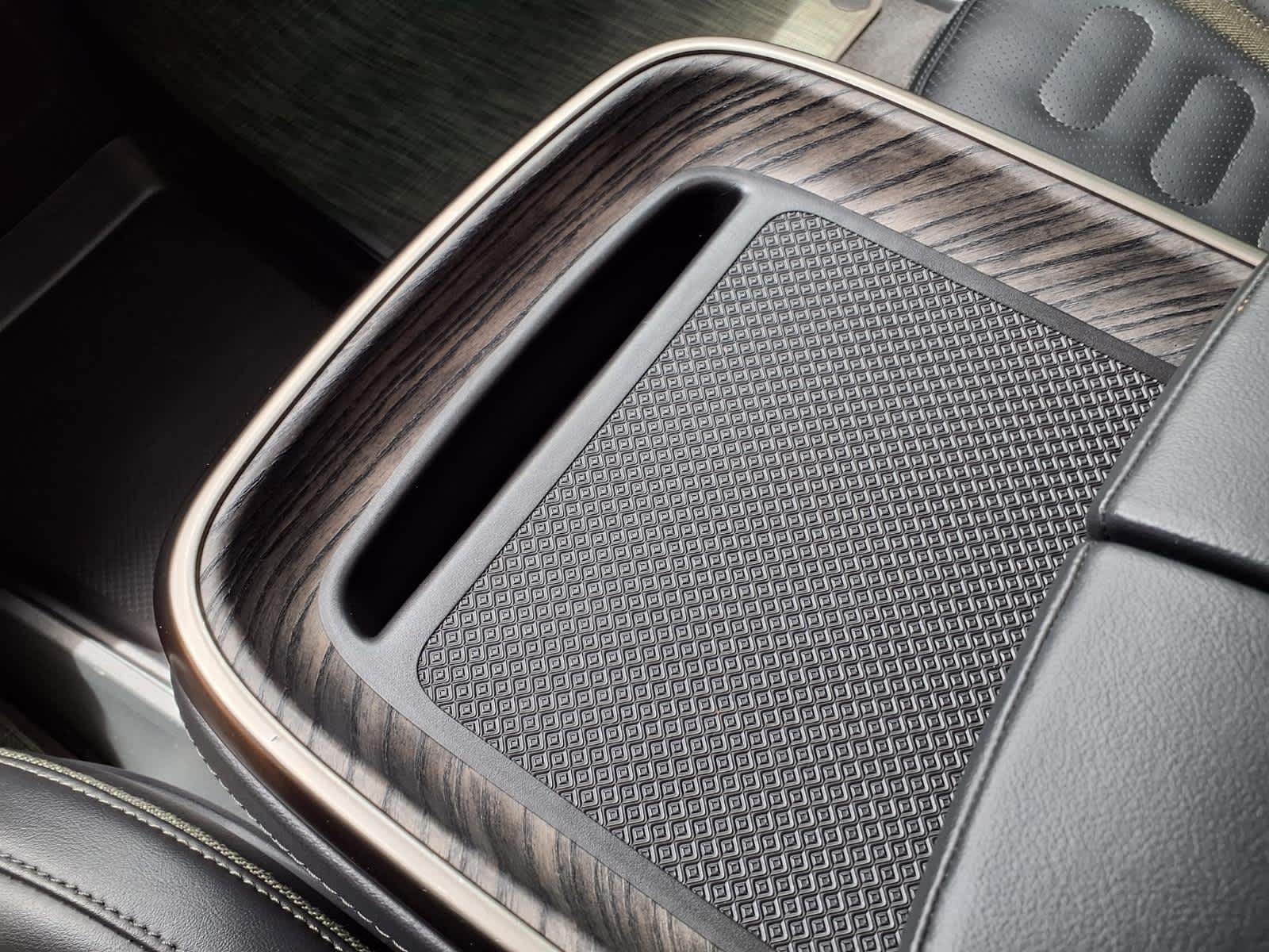 Used 2022 Midnight Rivian Adventure Package image 20