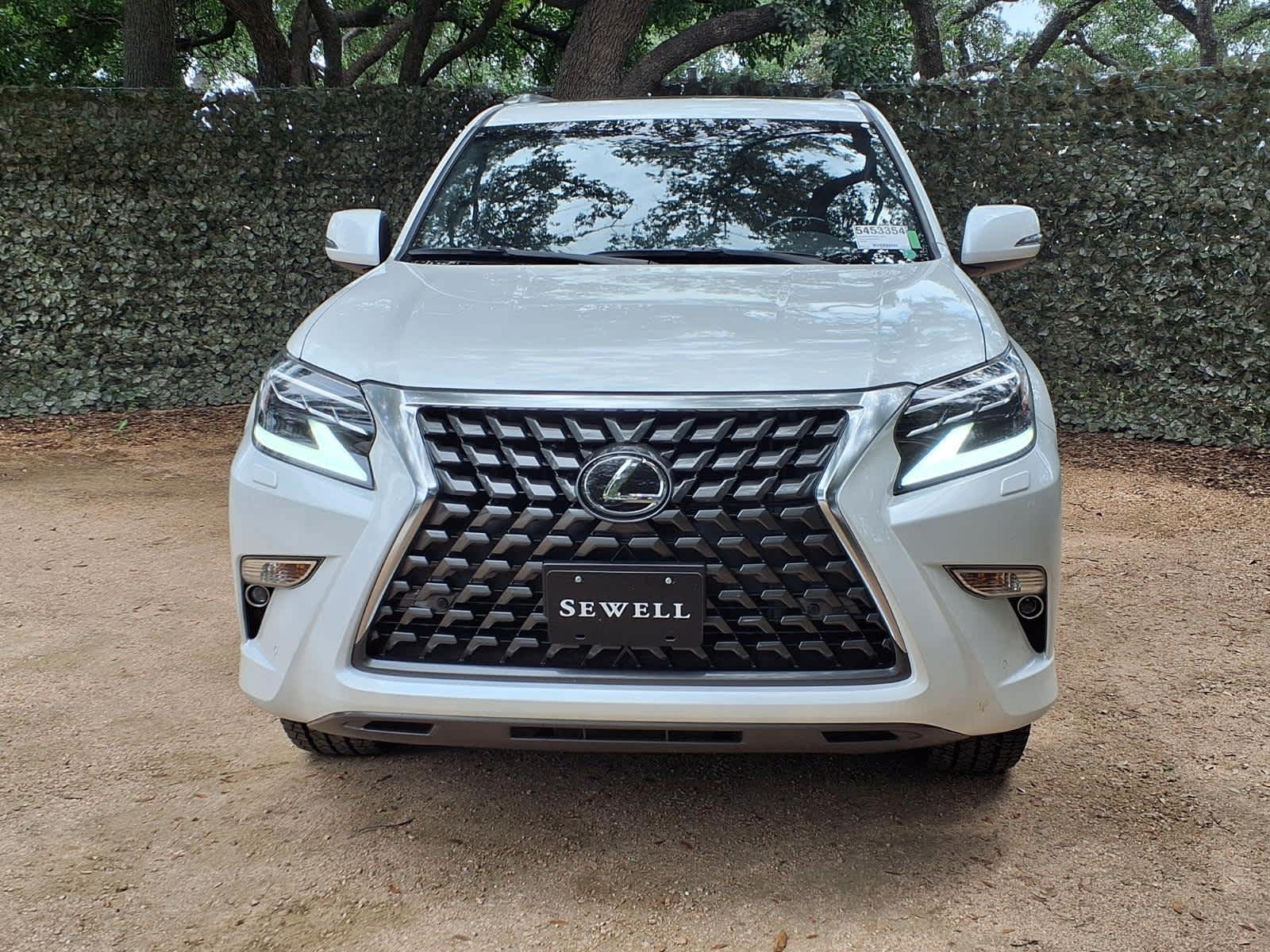 Used 2023 Eminent White Pearl Lexus Premium image 2