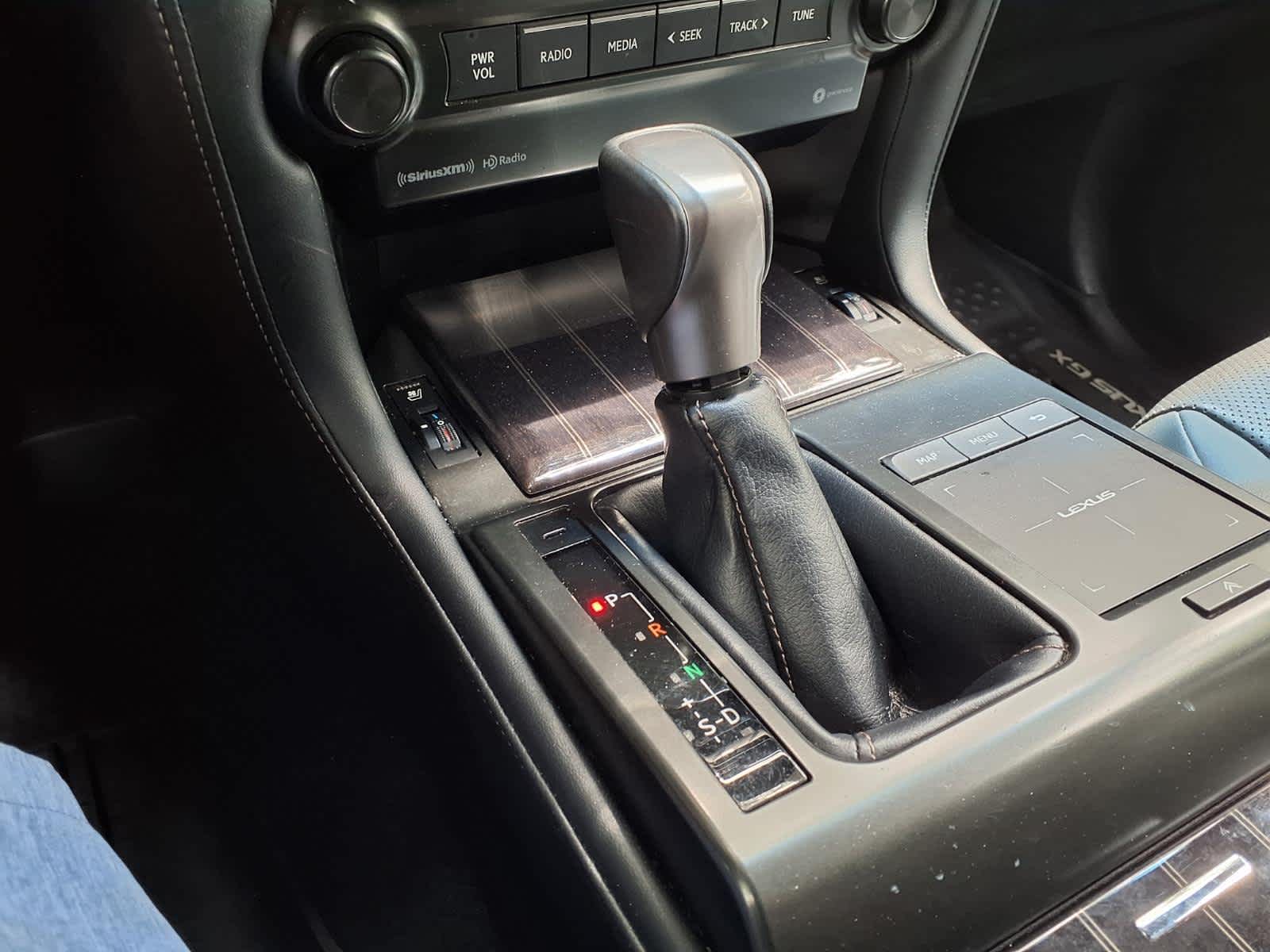 Used 2023 Eminent White Pearl Lexus Premium image 18