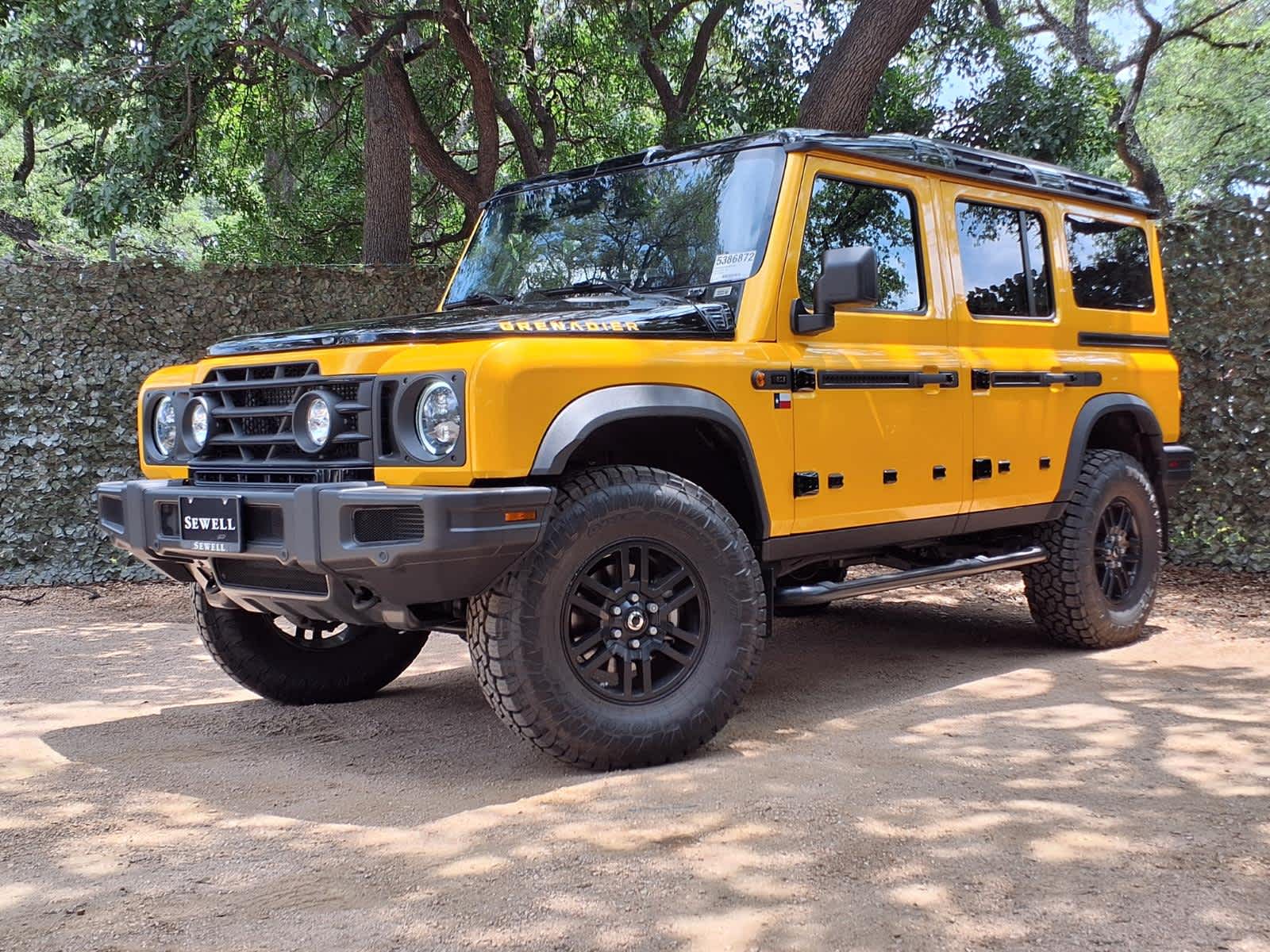 View vehicle photo 2