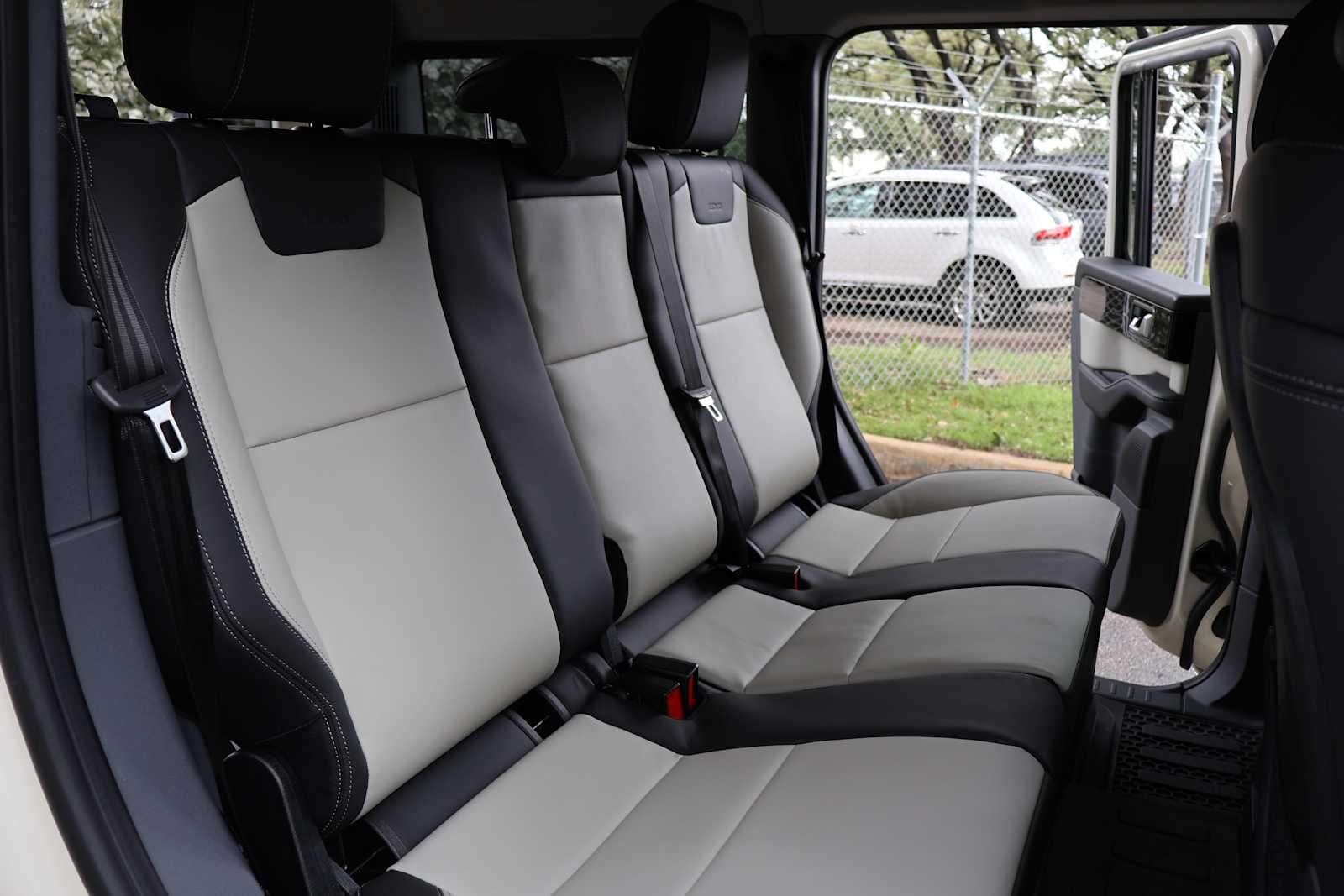 New 2026 SCOTTISH WHITE INEOS Fieldmaster Edition image 25